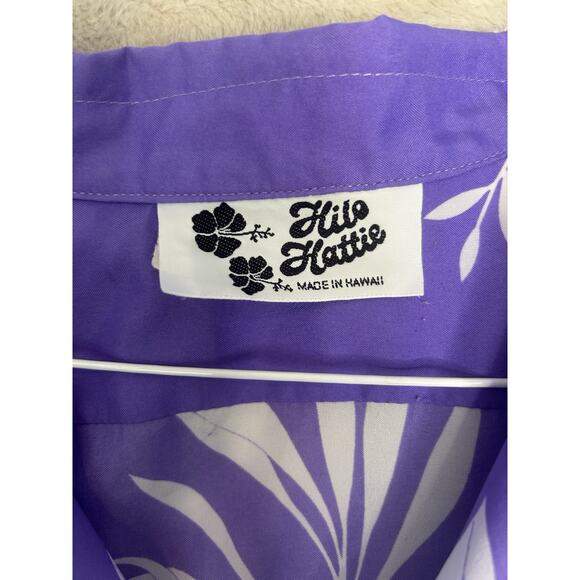 Hilo Hattie Men's Tropical Floral Purple Short-Sleeve Shirt - Picture 4 of 7